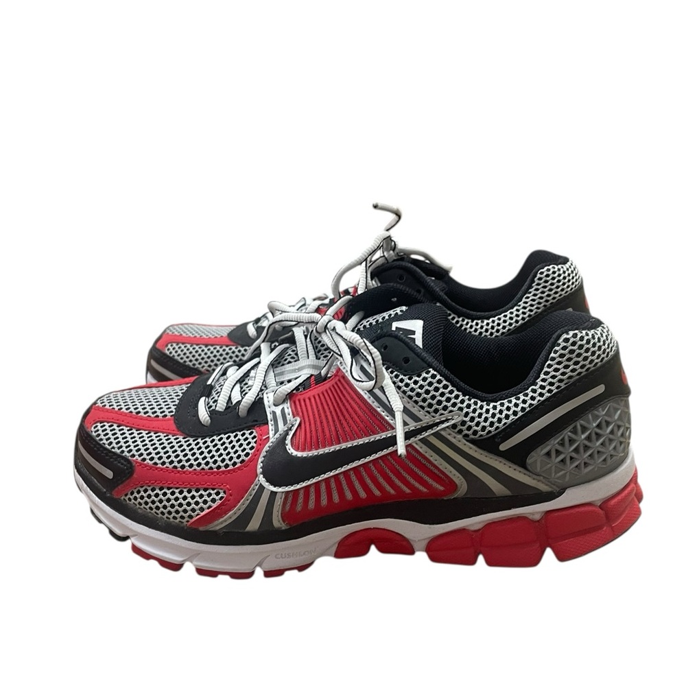 Nike Zoom Vomero 5 “Metallic Silver University Red” | Men’s size 9 | HV0926 095